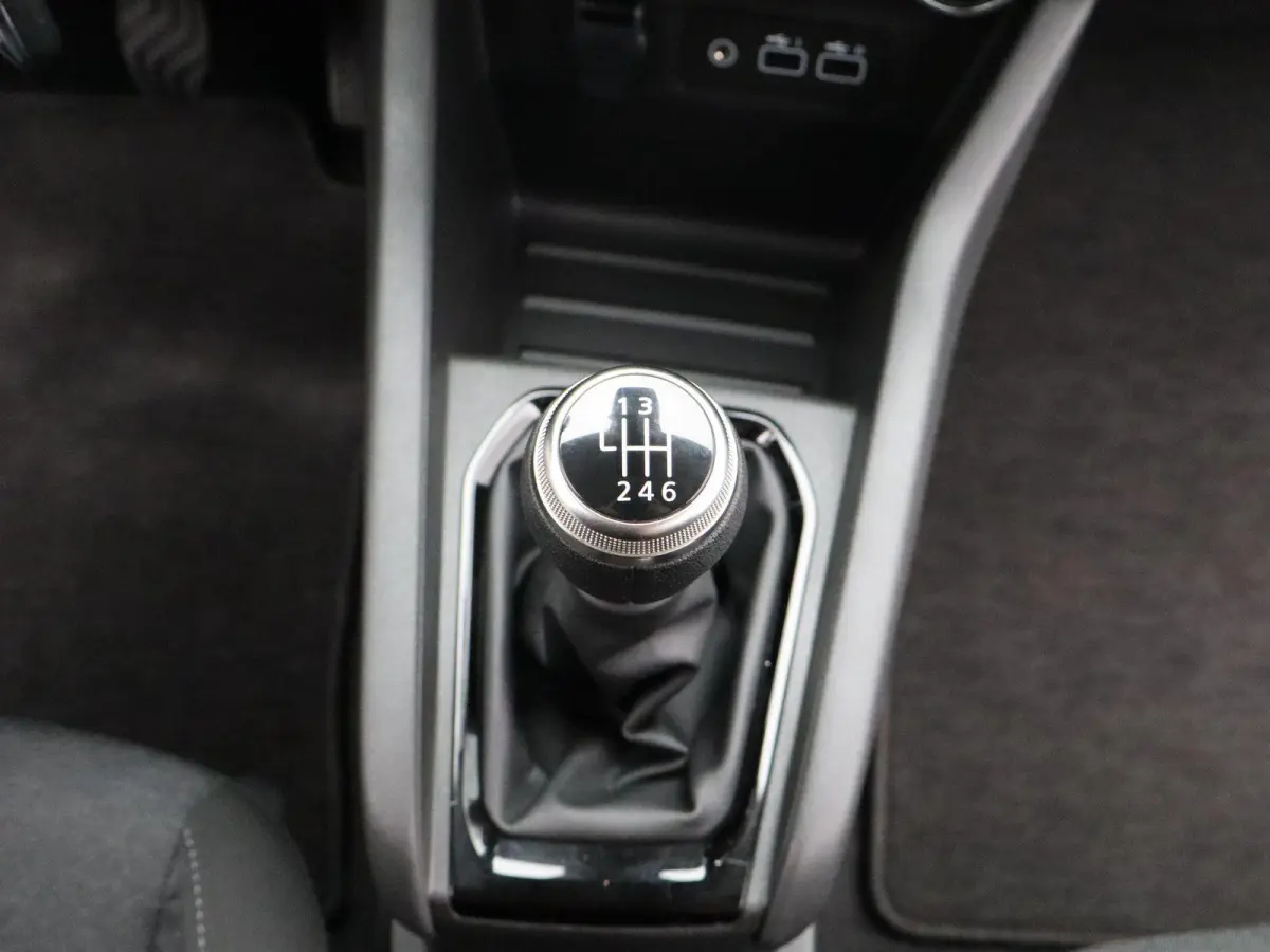 1.0 TCe 90 Equilibre | AIRCO | APPLE/ANDROID CARPLAY | LED VERLICHTING | PARKEERSENSOREN | 12 MAANDEN BOVAG GARANTIE |