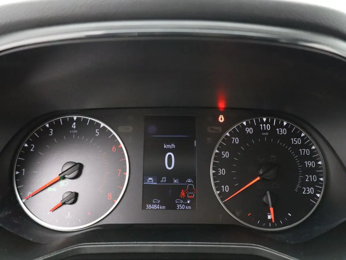 1.0 TCe 90 Equilibre | AIRCO | APPLE/ANDROID CARPLAY | LED VERLICHTING | PARKEERSENSOREN | 12 MAANDEN BOVAG GARANTIE |