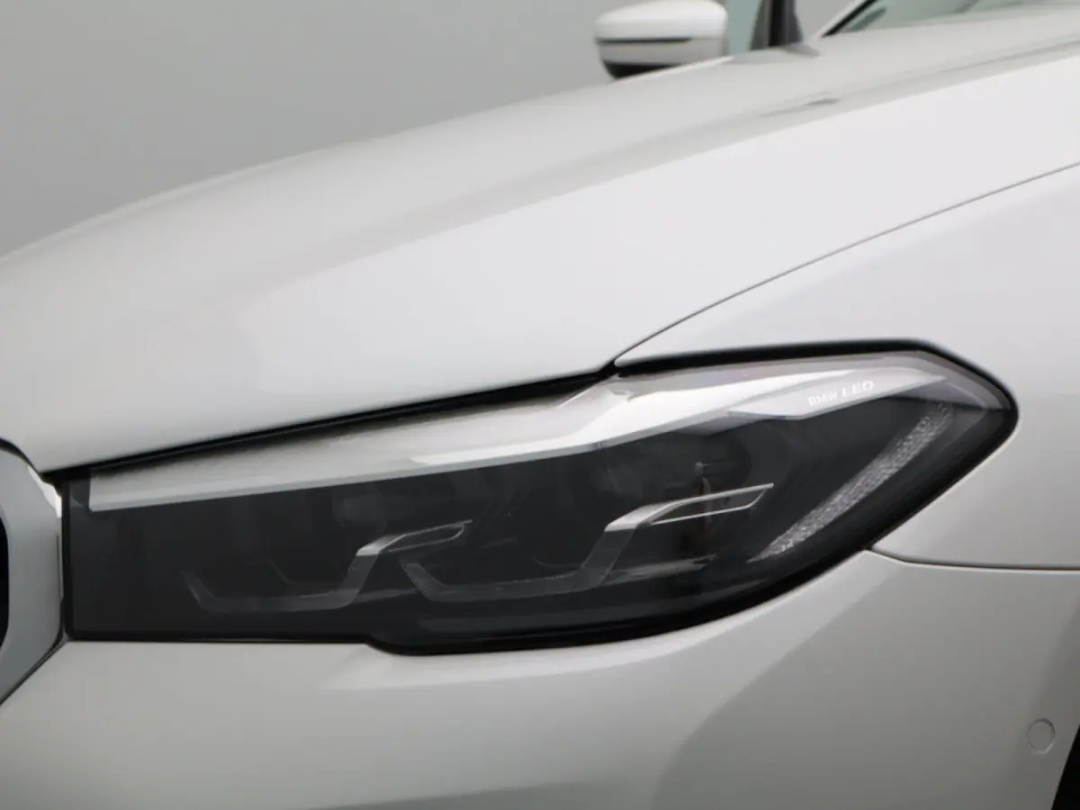 Berline 530e 215kW VERWACHT!! | LED LAMPEN | NAVIGATIE | STOELVERWARMING | LICHTMETALEN VELGEN | 12 MAANDEN BOVAG GARANTIE |