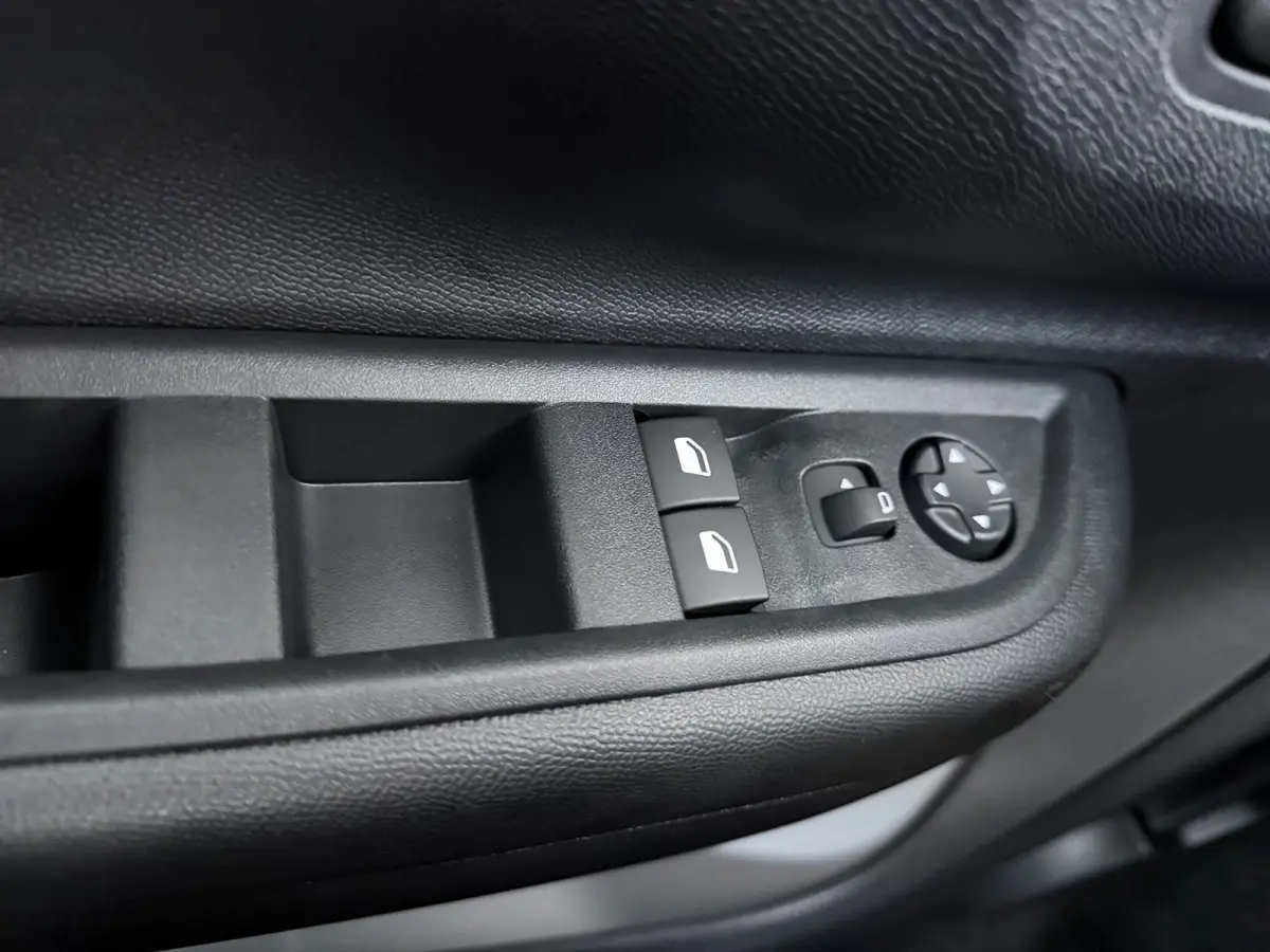 Tonic 113pk Comfort Range 44 kWh | €3100,- korting ! | Carplay | Cruise Control | Head-up display | Parkeersensor achter