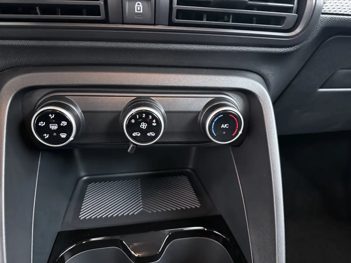 Tonic 113pk Comfort Range 44 kWh | €3100,- korting ! | Carplay | Cruise Control | Head-up display | Parkeersensor achter