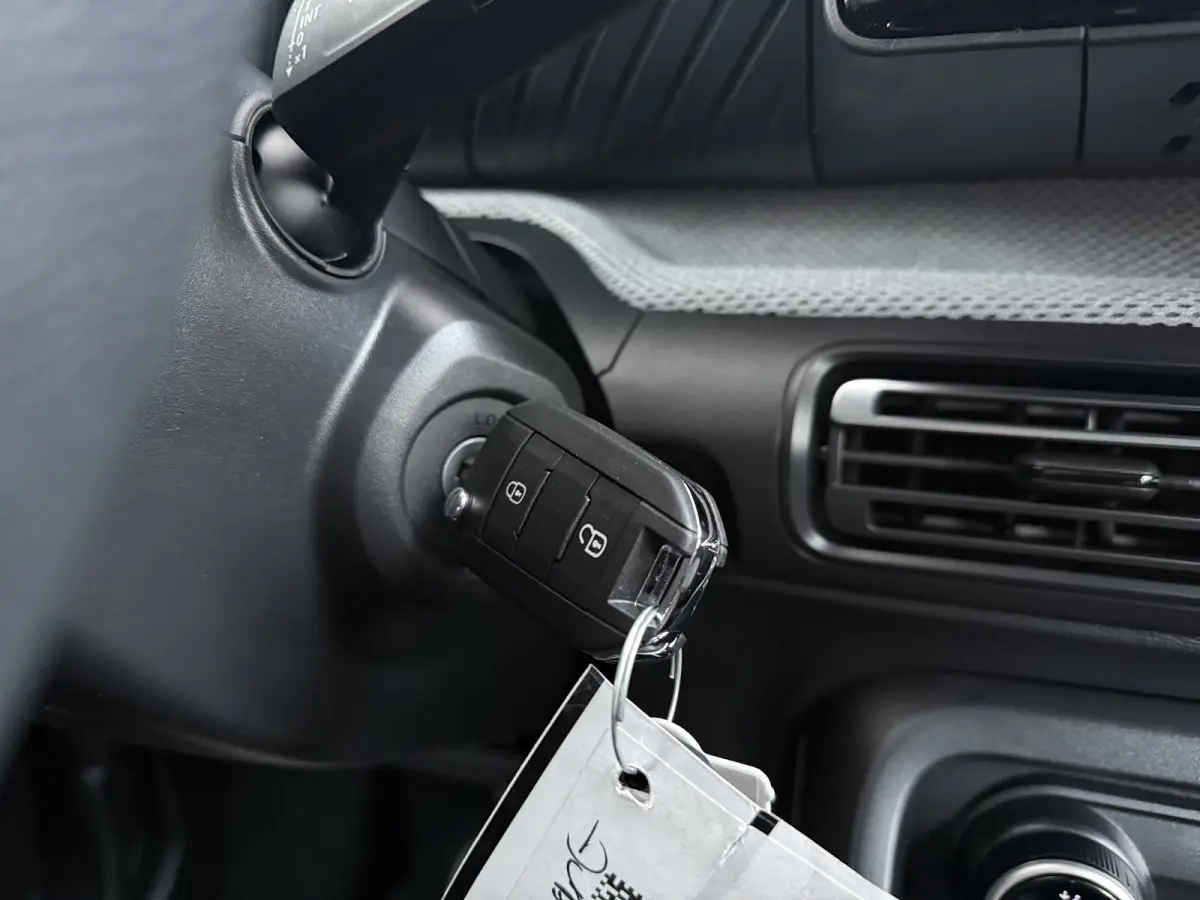 Tonic 113pk Comfort Range 44 kWh | €3100,- korting ! | Carplay | Cruise Control | Head-up display | Parkeersensor achter
