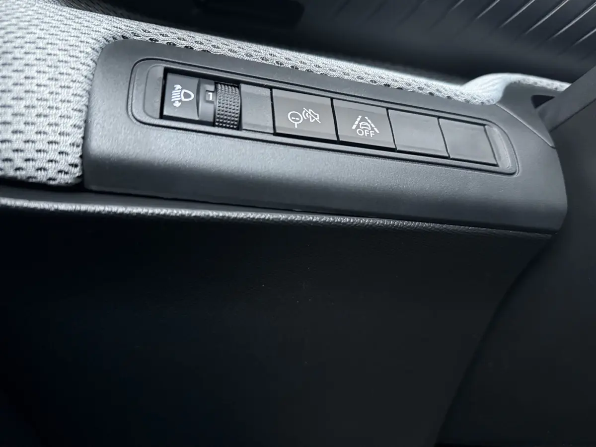 Tonic 113pk Comfort Range 44 kWh | €3100,- korting ! | Carplay | Cruise Control | Head-up display | Parkeersensor achter