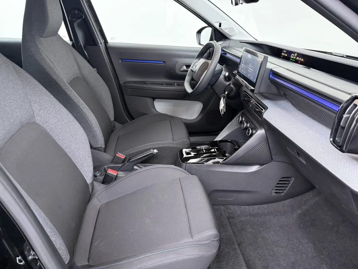 Tonic 113pk Comfort Range 44 kWh | €3100,- korting ! | Carplay | Cruise Control | Head-up display | Parkeersensor achter