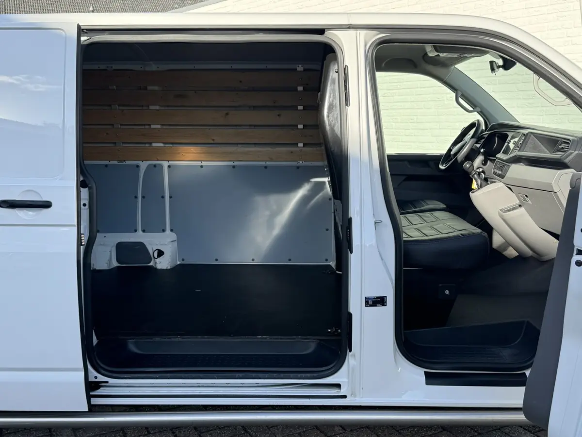 2.0 TDI L2H3 28 Comfortline Carplay Cruise Navigatie Airco Trekhaak 3 Zitplaatsen