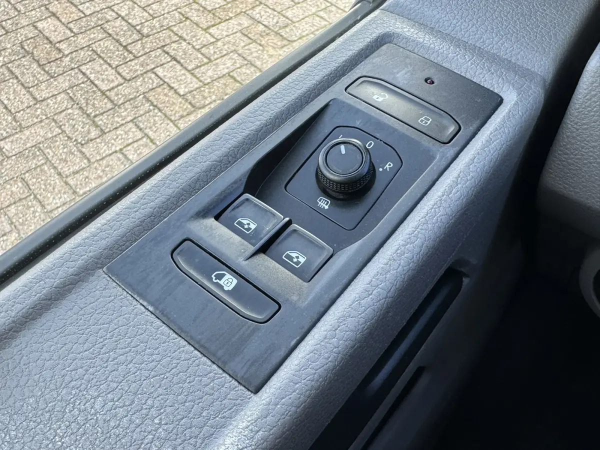 2.0 TDI L2H3 28 Comfortline Carplay Cruise Navigatie Airco Trekhaak 3 Zitplaatsen
