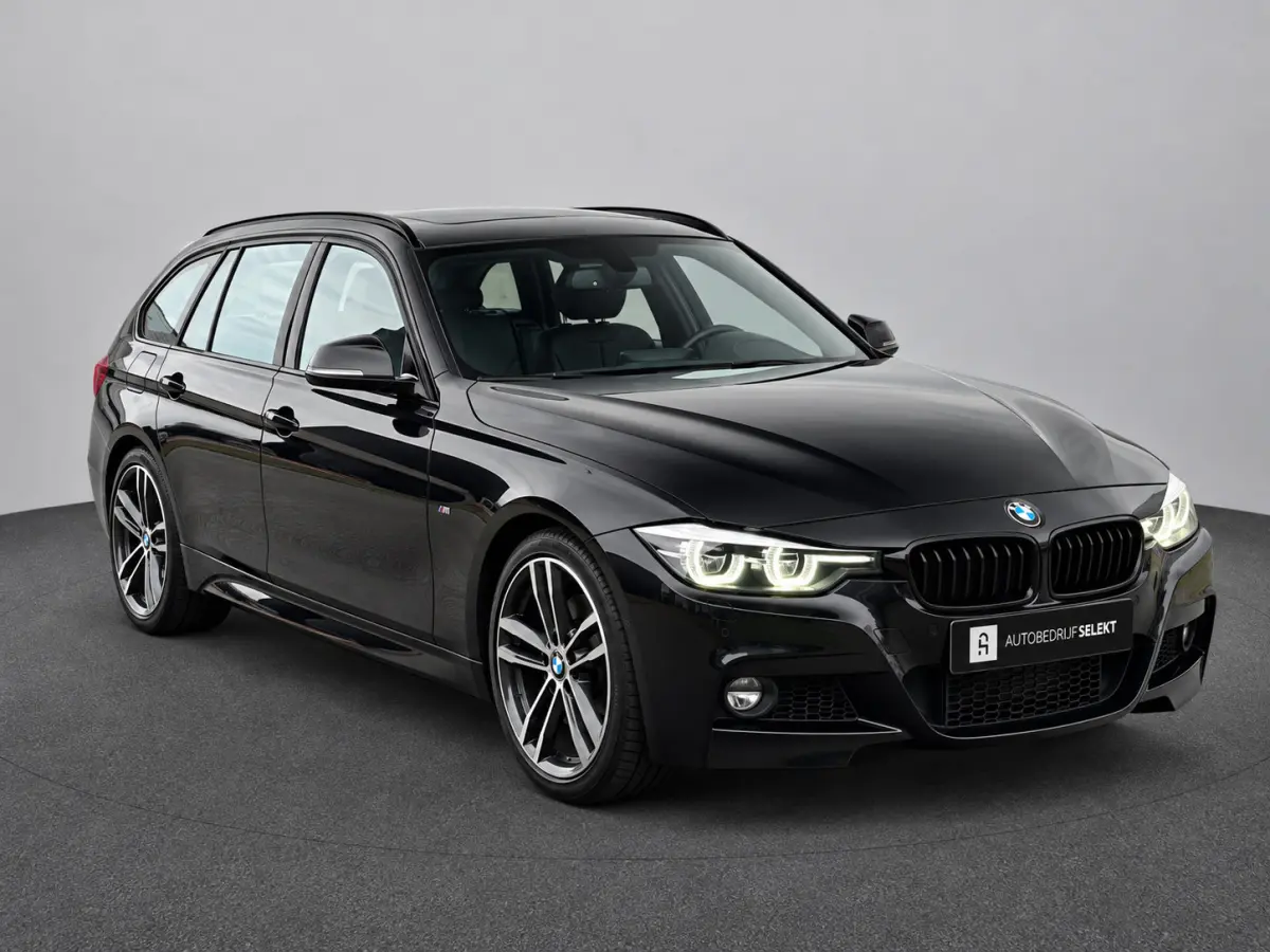 318i M-Sport | Panorama | 19 inch | LED | Camera | Stoelverwarming | Leer | Elektr. achterklep
