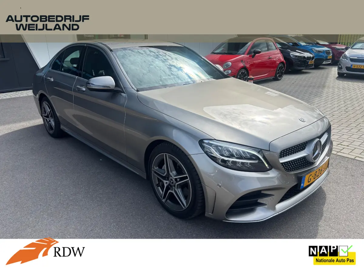 180 Business Solution AMG-line NIEUWSTAAT FACELIFT I Leer I Camera I PDC  I 18" I Apple carplay I Winterpakket I AMG-line I NL-auto I Led I