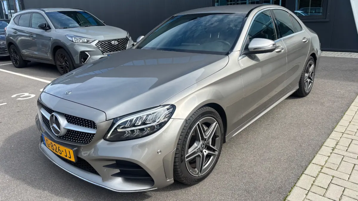 180 Business Solution AMG-line NIEUWSTAAT FACELIFT I Leer I Camera I PDC  I 18" I Apple carplay I Winterpakket I AMG-line I NL-auto I Led I