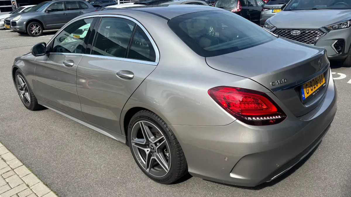 180 Business Solution AMG-line NIEUWSTAAT FACELIFT I Leer I Camera I PDC  I 18" I Apple carplay I Winterpakket I AMG-line I NL-auto I Led I