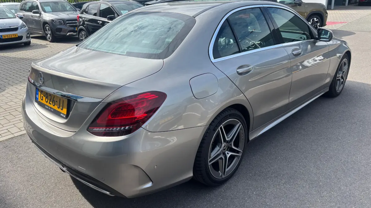 180 Business Solution AMG-line NIEUWSTAAT FACELIFT I Leer I Camera I PDC  I 18" I Apple carplay I Winterpakket I AMG-line I NL-auto I Led I