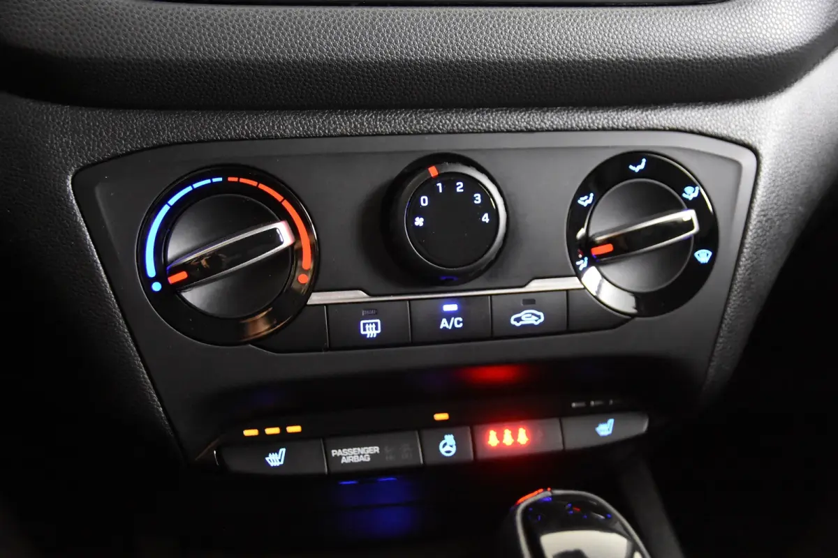 1.4i i-Vision Automaat *Navigatie*Camera*Stoelverwarming*