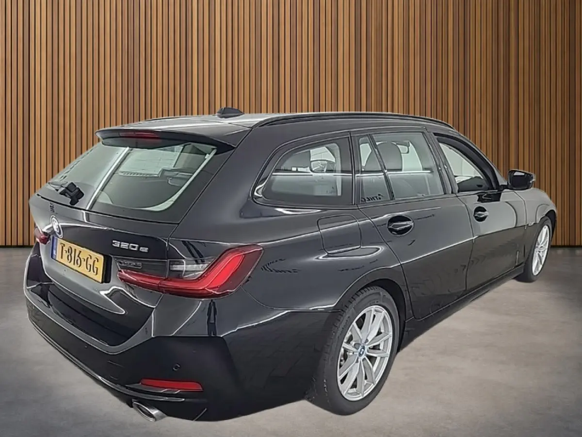 320e 1e-Eig. & Dealer-Onderh. BOVAG-Garantie. NL-Auto
