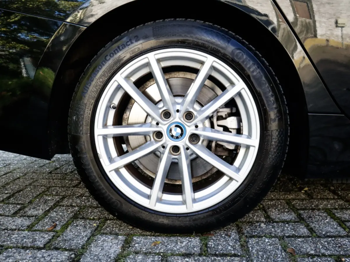 320e 1e-Eig. & Dealer-Onderh. BOVAG-Garantie. NL-Auto