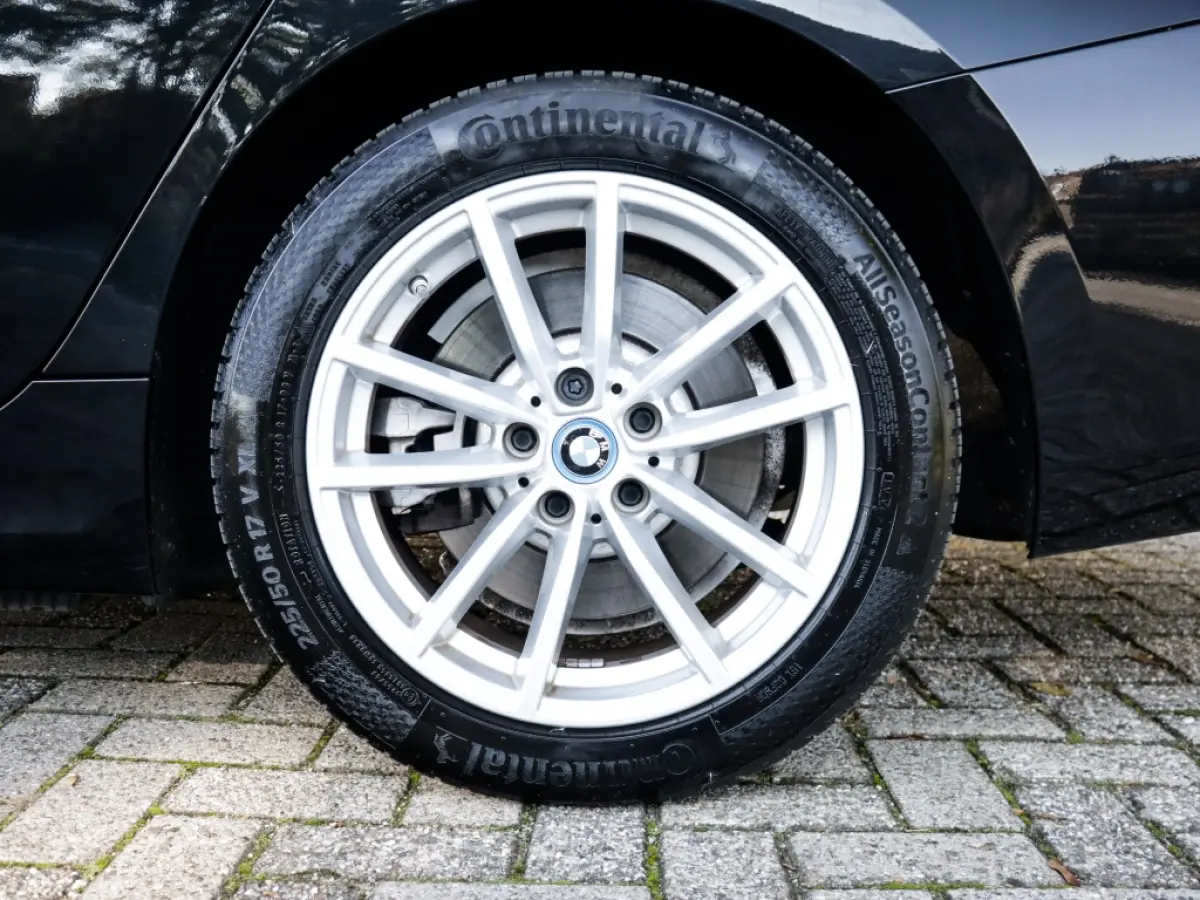 320e 1e-Eig. & Dealer-Onderh. BOVAG-Garantie. NL-Auto