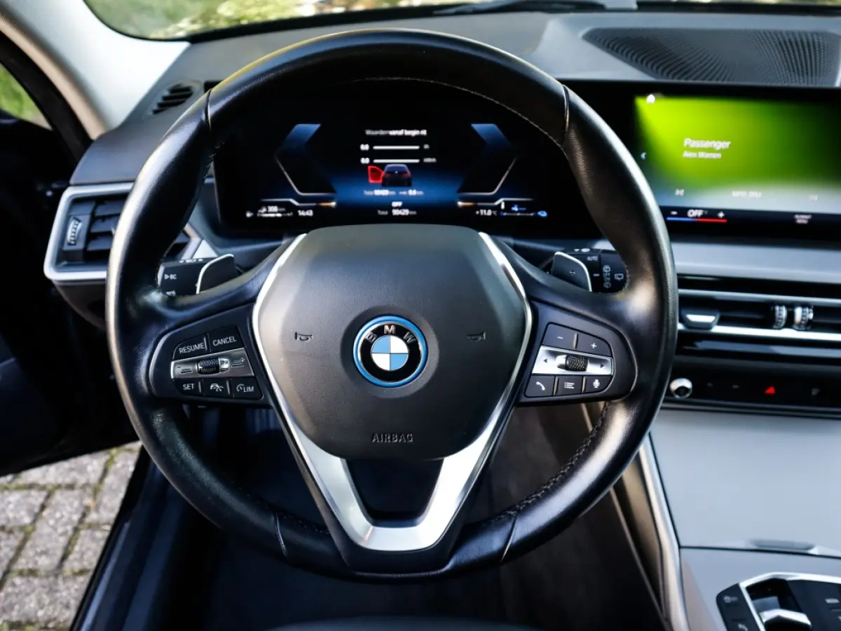 320e 1e-Eig. & Dealer-Onderh. BOVAG-Garantie. NL-Auto
