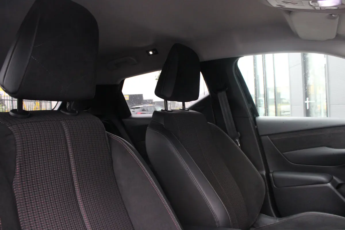 Performance Line 54 kWh | Fase 3 laden | Black Pack | Navigatie | Camera | Apple carplay | Bluetooth |