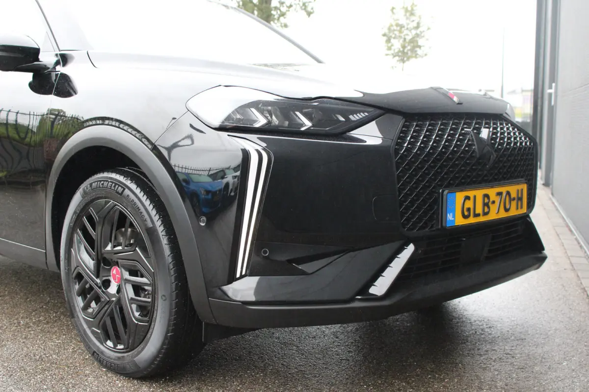 Performance Line 54 kWh | Fase 3 laden | Black Pack | Navigatie | Camera | Apple carplay | Bluetooth |