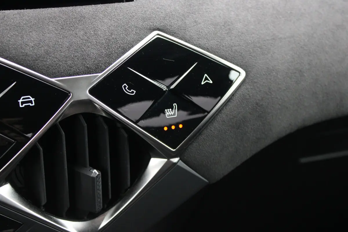 Performance Line 54 kWh | Fase 3 laden | Black Pack | Navigatie | Camera | Apple carplay | Bluetooth |