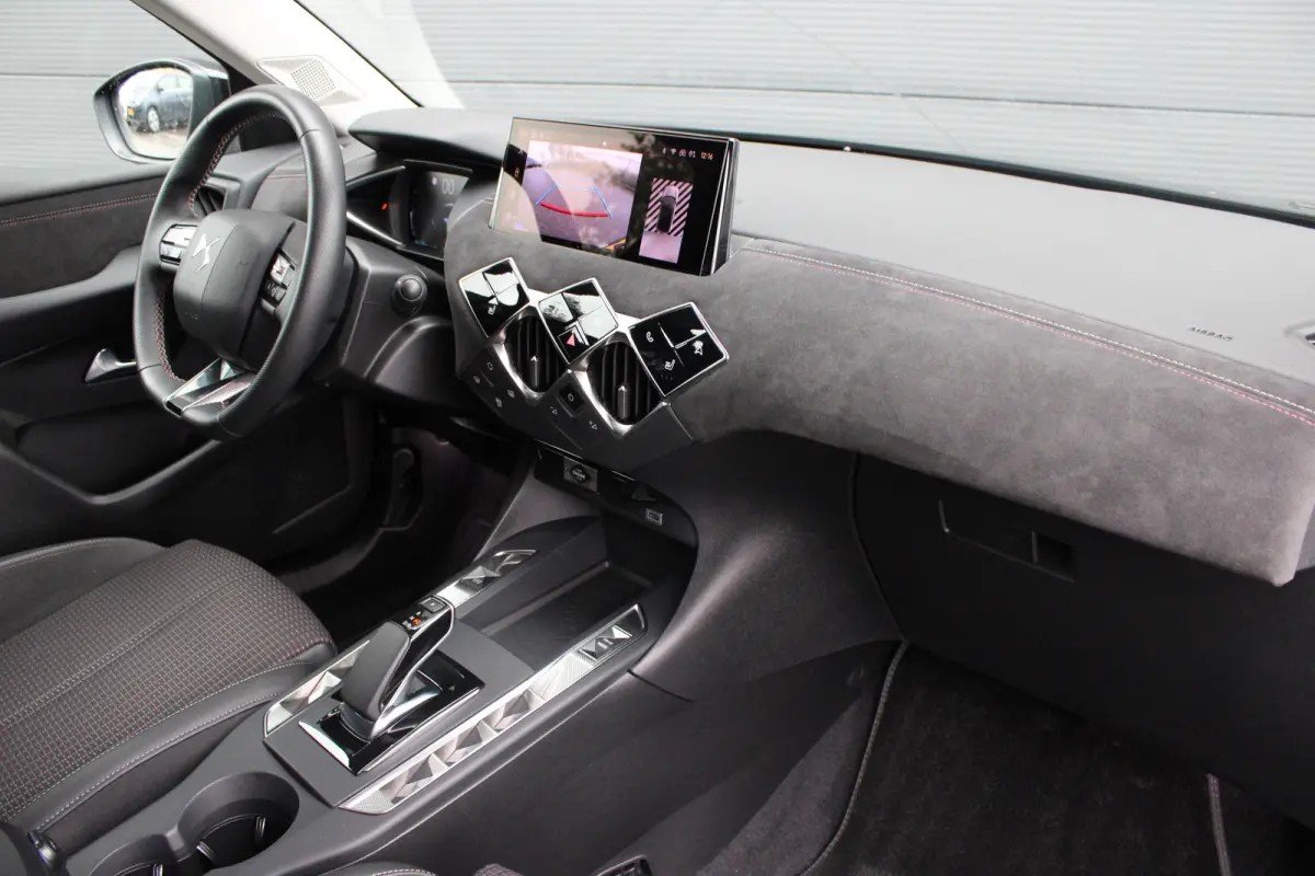 Performance Line 54 kWh | Fase 3 laden | Black Pack | Navigatie | Camera | Apple carplay | Bluetooth |