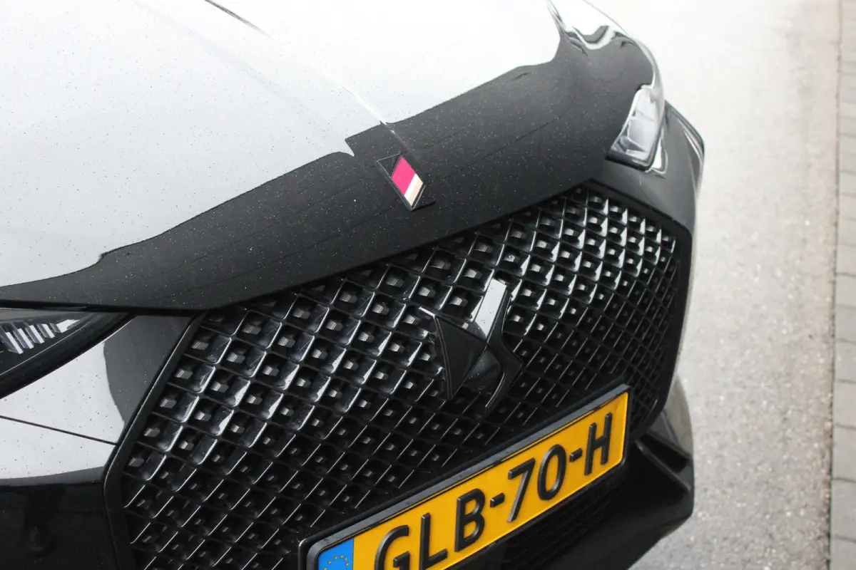 Performance Line 54 kWh | Fase 3 laden | Black Pack | Navigatie | Camera | Apple carplay | Bluetooth |