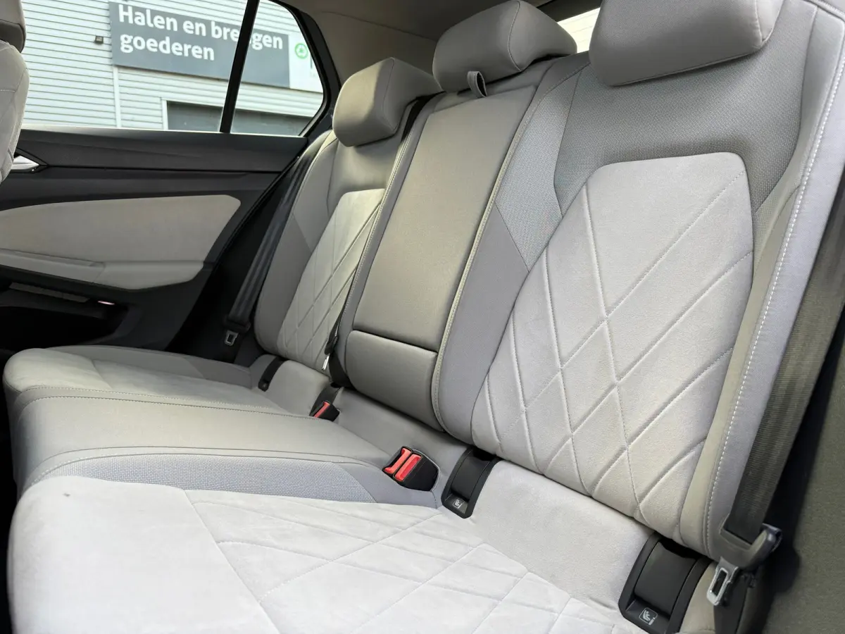 1.4 eHybrid Style - Automaat - Navi - Pano/Schuifdak - Climate - Org.NL