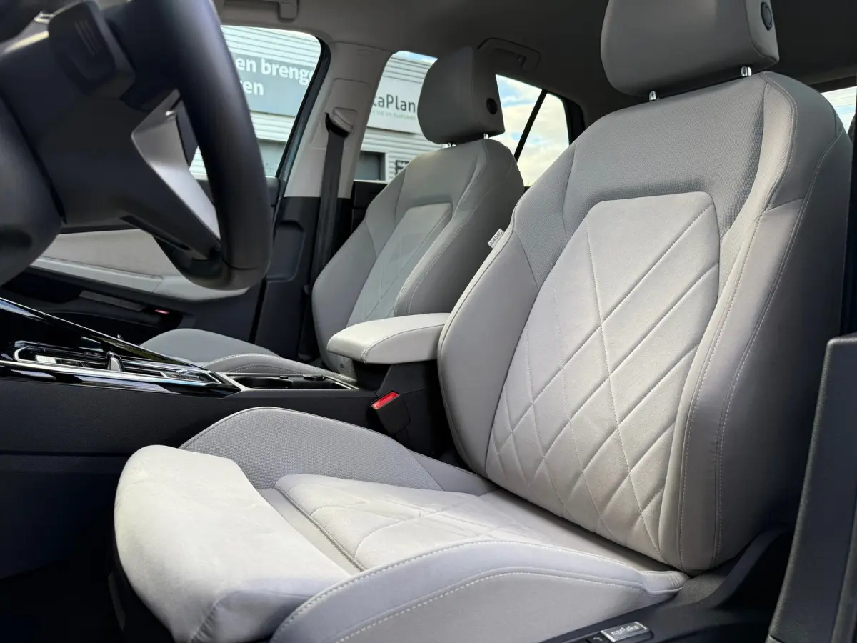 1.4 eHybrid Style - Automaat - Navi - Pano/Schuifdak - Climate - Org.NL