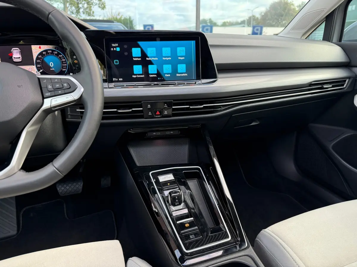 1.4 eHybrid Style - Automaat - Navi - Pano/Schuifdak - Climate - Org.NL