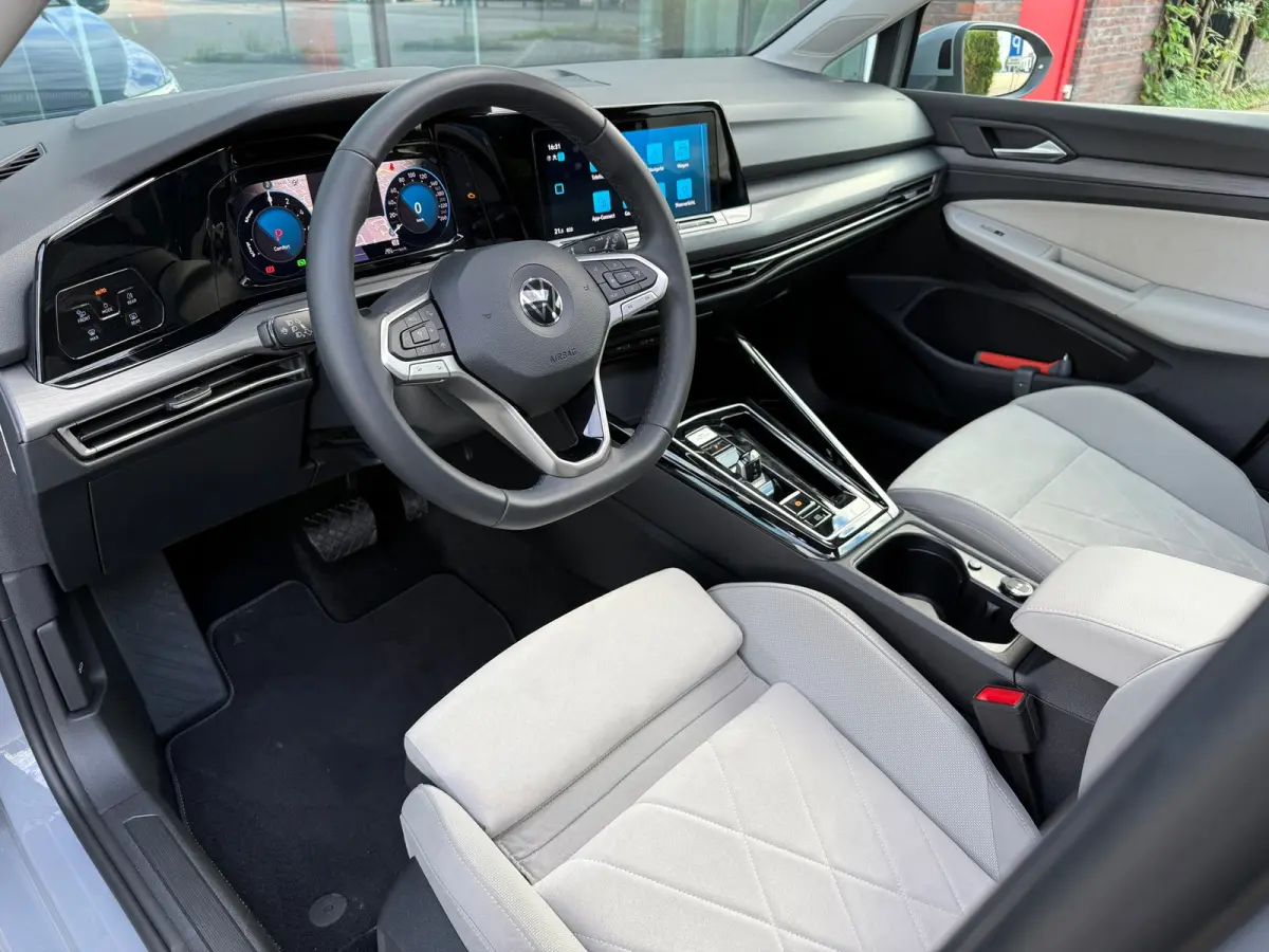 1.4 eHybrid Style - Automaat - Navi - Pano/Schuifdak - Climate - Org.NL