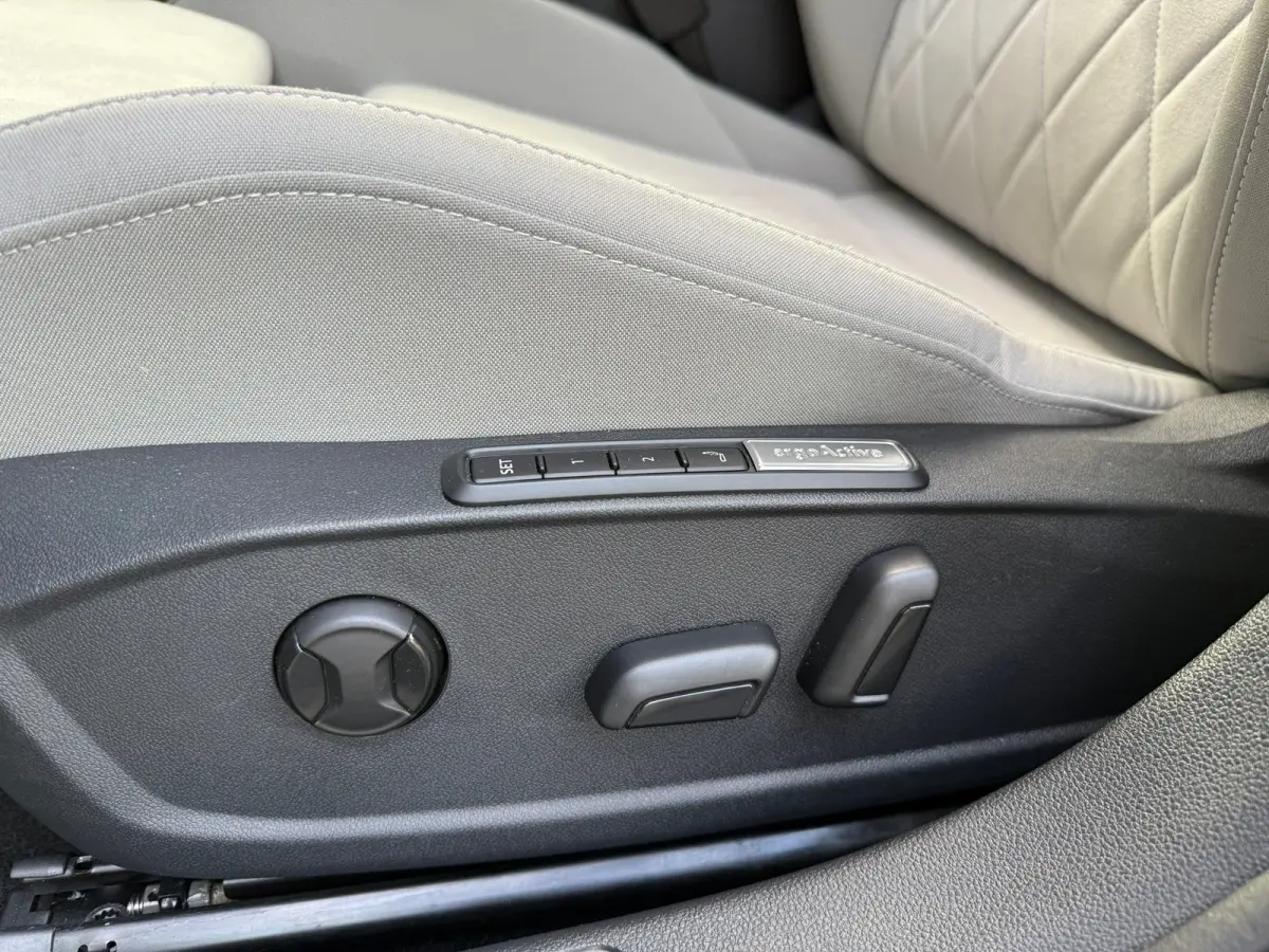 1.4 eHybrid Style - Automaat - Navi - Pano/Schuifdak - Climate - Org.NL