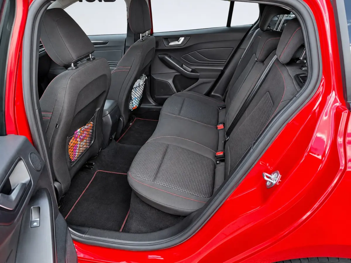 1.0 EcoBoost Hybrid ST Line X | Elekt. Trekhaak | Dr. Ass- Winter Pack | AGR Stoel | 18" LMV | All Season |