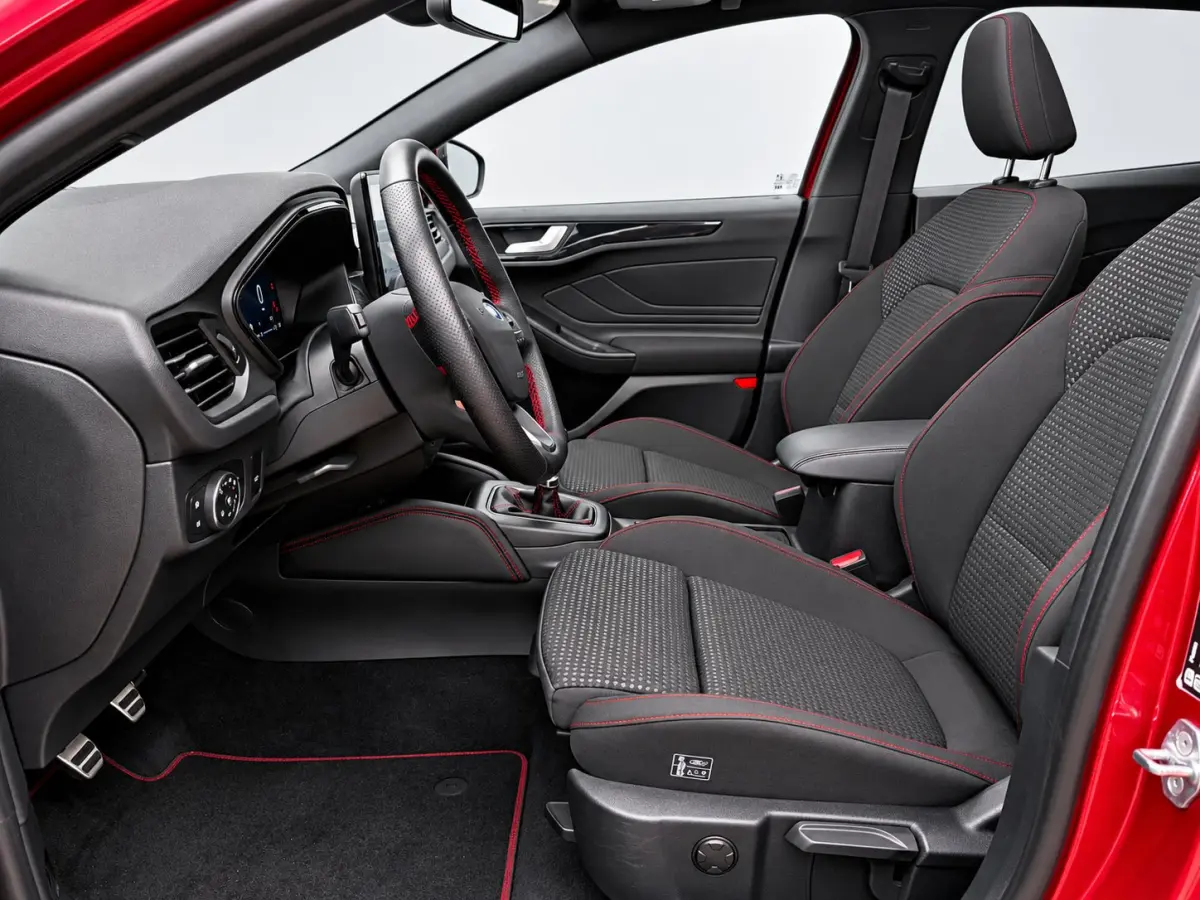 1.0 EcoBoost Hybrid ST Line X | Elekt. Trekhaak | Dr. Ass- Winter Pack | AGR Stoel | 18" LMV | All Season |