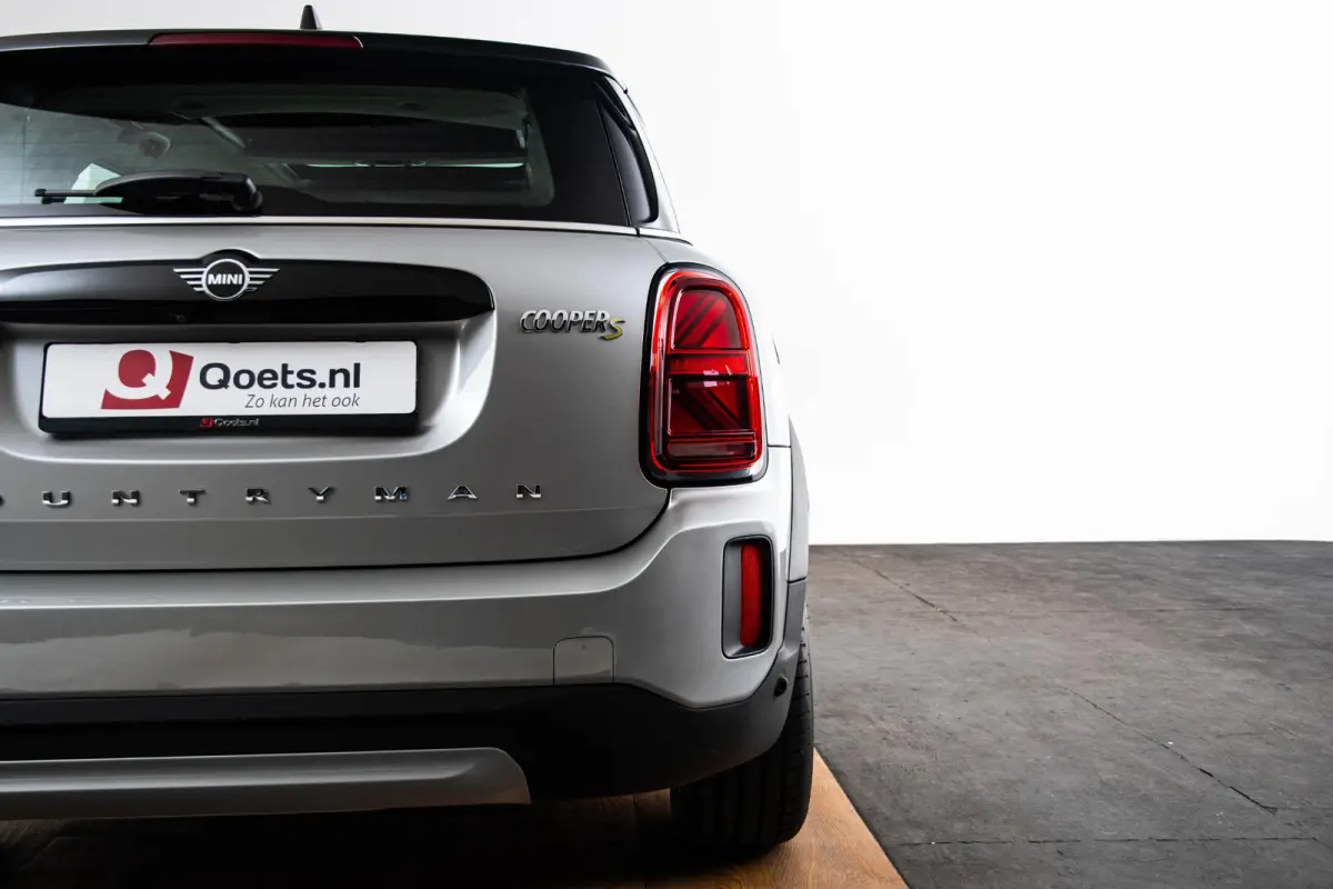 Cooper ALL4 Panoramadak - Active Cruise Control - Harman Kardon - Elektrisch verstelbare/verwarmde stoelen - Comfort acces - Elektrisch inklapbare buitenspiegels - Driving/Park Assistant -