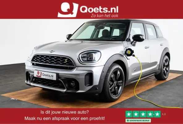 Cooper ALL4 Panoramadak - Active Cruise Control - Harman Kardon - Elektrisch verstelbare/verwarmde stoelen - Comfort acces - Elektrisch inklapbare buitenspiegels - Driving/Park Assistant -