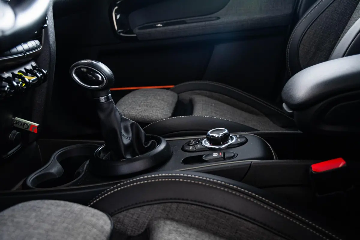 Cooper ALL4 Panoramadak - Active Cruise Control - Harman Kardon - Elektrisch verstelbare/verwarmde stoelen - Comfort acces - Elektrisch inklapbare buitenspiegels - Driving/Park Assistant -
