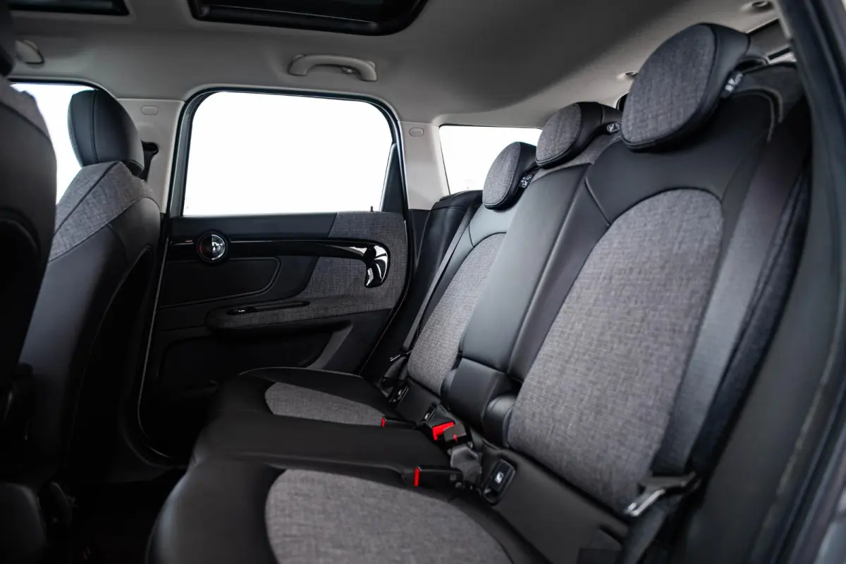 Cooper ALL4 Panoramadak - Active Cruise Control - Harman Kardon - Elektrisch verstelbare/verwarmde stoelen - Comfort acces - Elektrisch inklapbare buitenspiegels - Driving/Park Assistant -