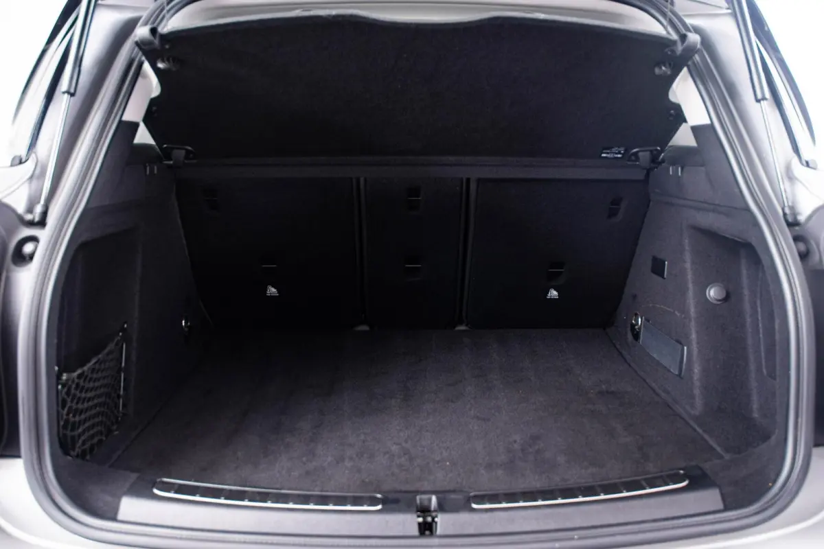 Cooper ALL4 Panoramadak - Active Cruise Control - Harman Kardon - Elektrisch verstelbare/verwarmde stoelen - Comfort acces - Elektrisch inklapbare buitenspiegels - Driving/Park Assistant -