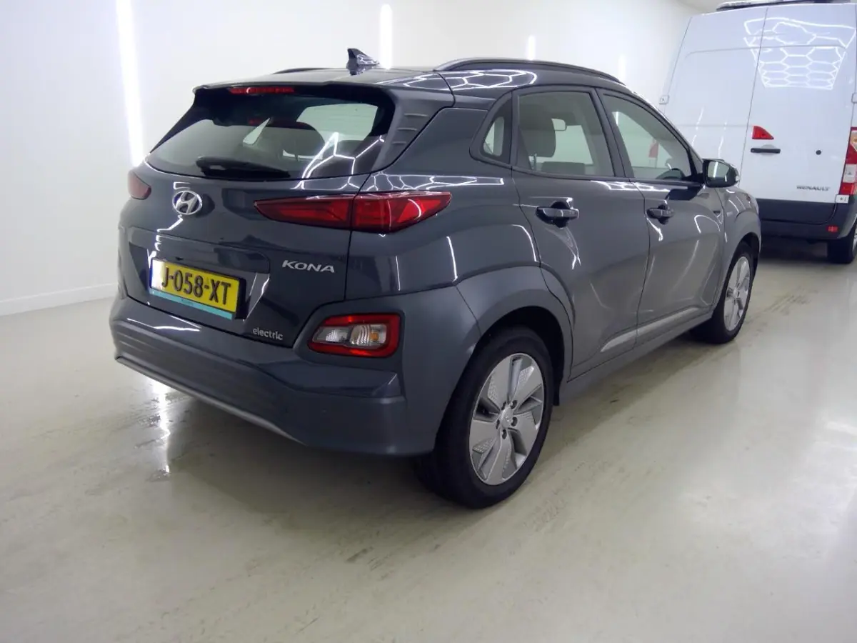 EV Comfort 64 kWh | SOH 100%! | Apple Carplay/Android Auto | Keyless | Parkeersensoren | Apple Carplay/Android Auto|telefoonintegratie premium | Keyless start | Parkeersensor achter
