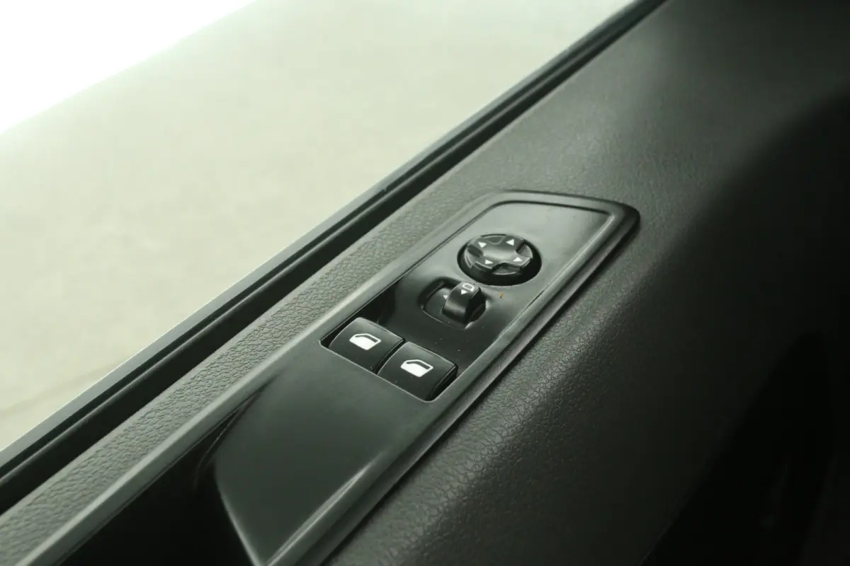 Electric 75 kWh L2H1 Range | Snelladen | SOH 93% | Clima | Cruise | Camera | Carplay | 3 Zits | Navi | Parkeersens.