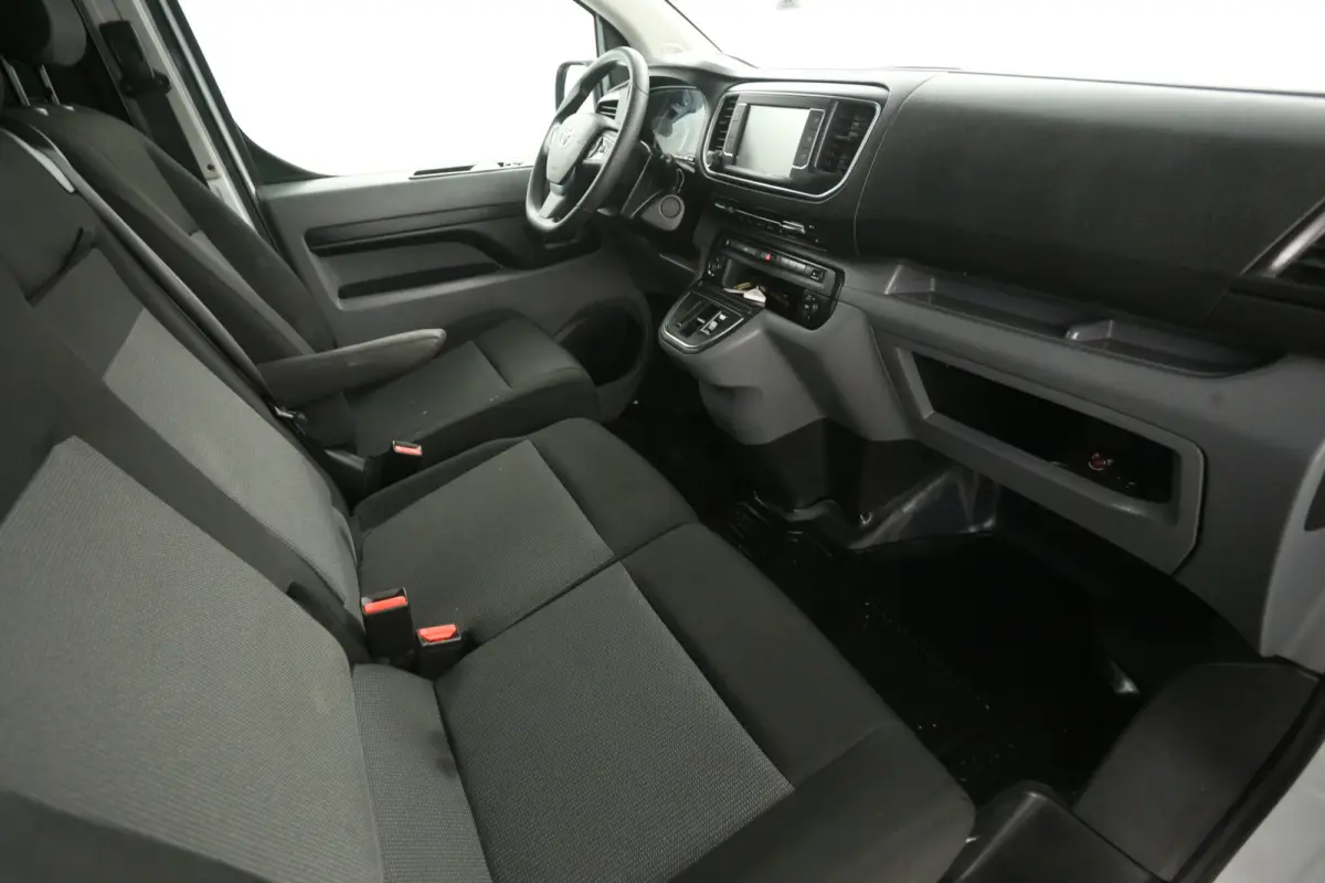 Electric 75 kWh L2H1 Range | Snelladen | SOH 93% | Clima | Cruise | Camera | Carplay | 3 Zits | Navi | Parkeersens.
