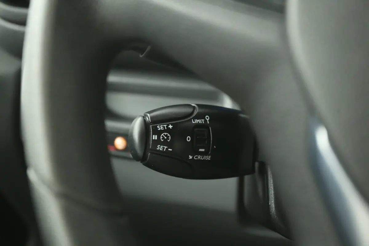 Electric 75 kWh L2H1 Range | Snelladen | SOH 93% | Clima | Cruise | Camera | Carplay | 3 Zits | Navi | Parkeersens.