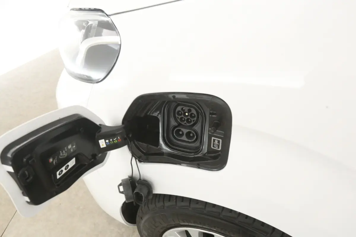 Electric 75 kWh L2H1 Range | Snelladen | SOH 93% | Clima | Cruise | Camera | Carplay | 3 Zits | Navi | Parkeersens.