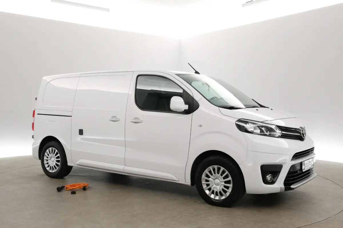 Electric 75 kWh L2H1 Range | Snelladen | SOH 93% | Clima | Cruise | Camera | Carplay | 3 Zits | Navi | Parkeersens.