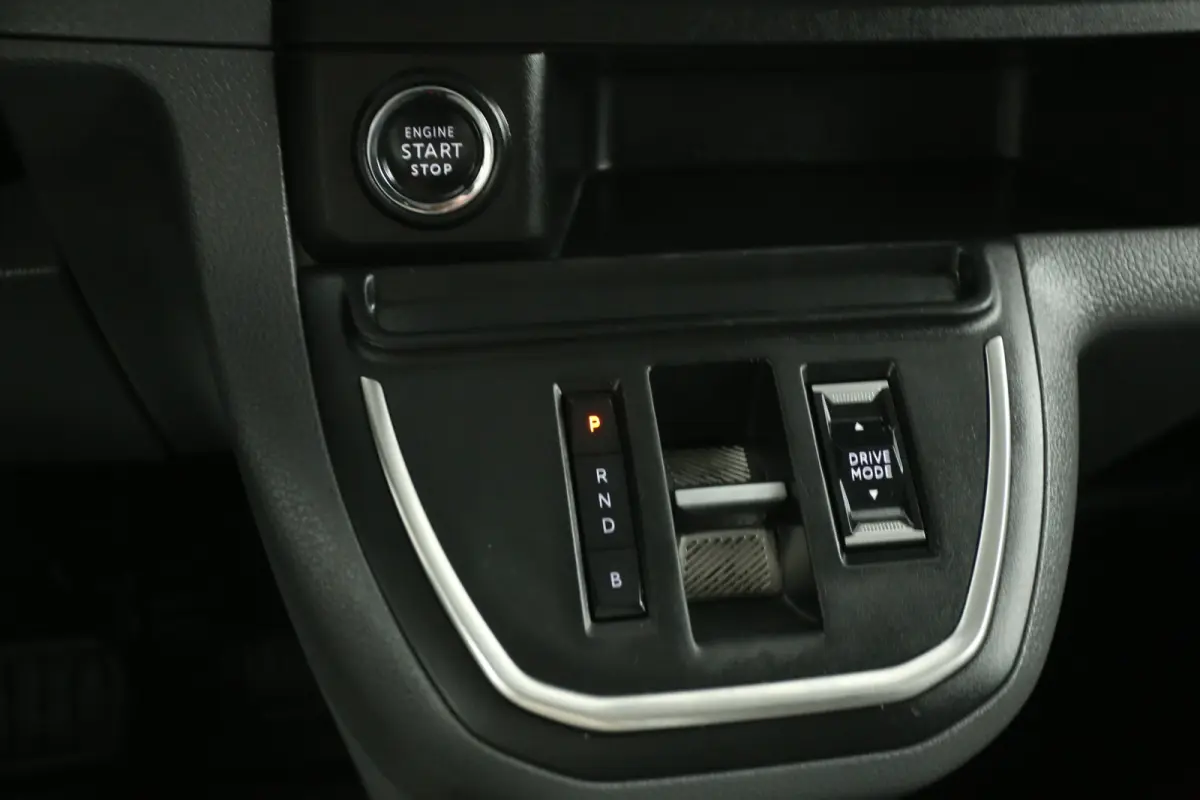 Electric 75 kWh L2H1 Range | Snelladen | SOH 93% | Clima | Cruise | Camera | Carplay | 3 Zits | Navi | Parkeersens.