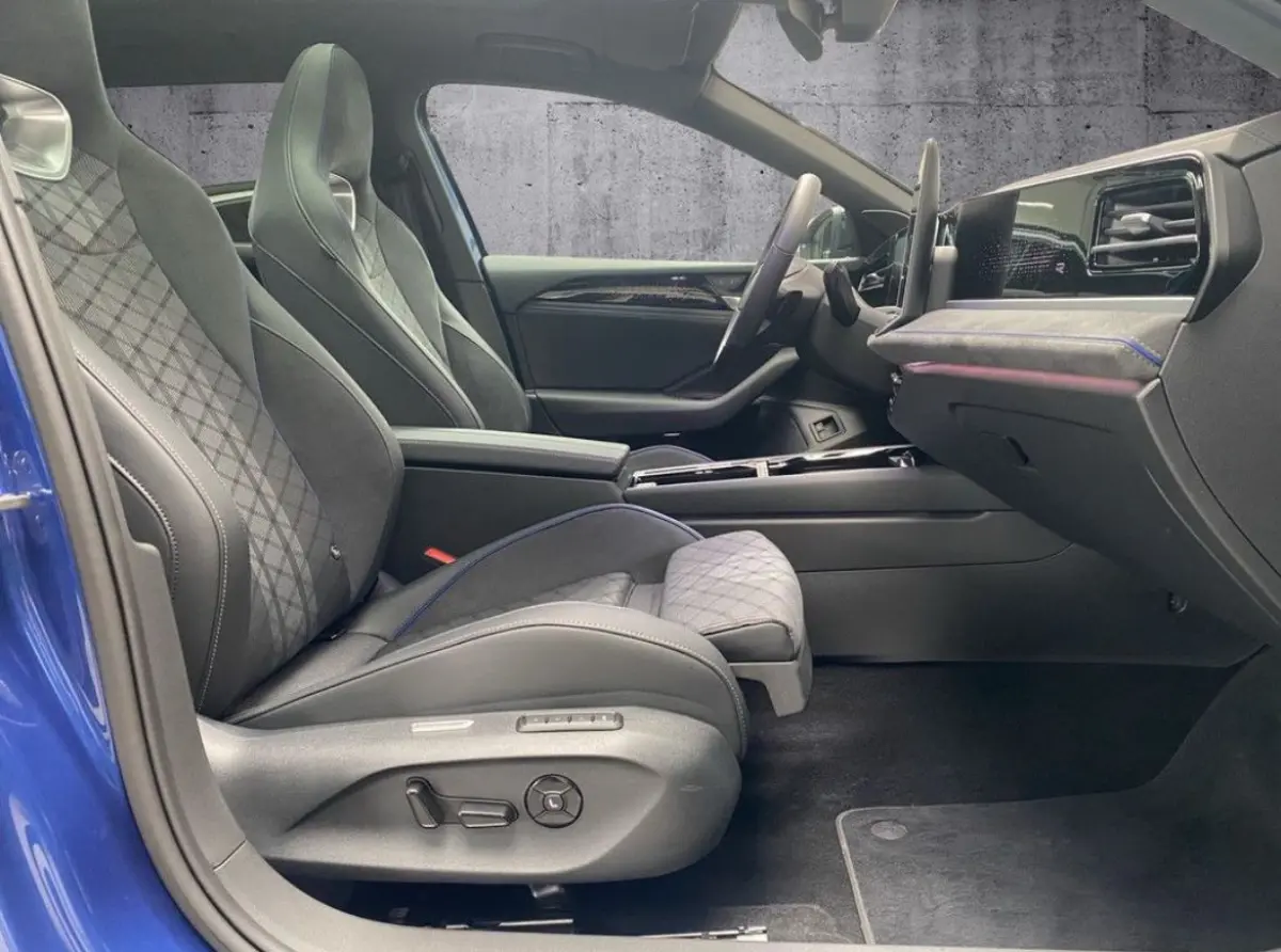 1.5 eHybrid R-Line Business | Elek. Trekhaak | Pano | Head-Up | BLISS | Memory | Sfeer | 360 Camera | ACC | Apple Carplay/Android Auto | | Apple Carplay/Android Auto|telefoonintegratie premi