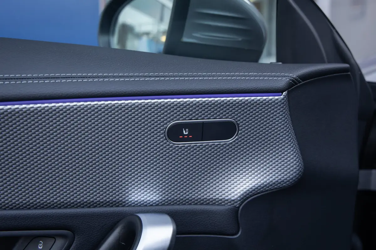 250 e Business Solution Luxury Limited | Panoramadak | Camera | Cruise adaptief | Matrix LED | Voorstoelen verwarmd | NL-auto! | Achteruitrijcamera | Cruise control adaptief met Stop&Go en s