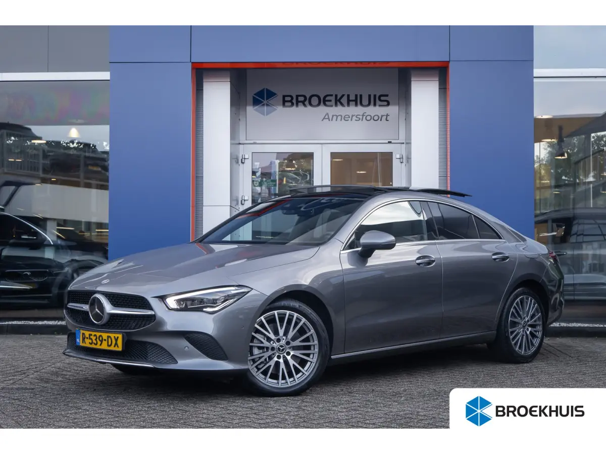 250 e Business Solution Luxury Limited | Panoramadak | Camera | Cruise adaptief | Matrix LED | Voorstoelen verwarmd | NL-auto! | Achteruitrijcamera | Cruise control adaptief met Stop&Go en s