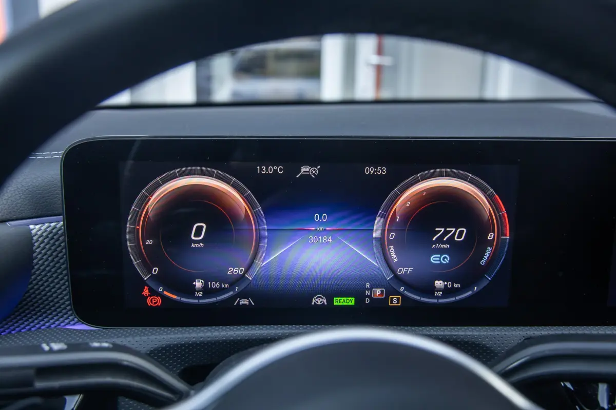 250 e Business Solution Luxury Limited | Panoramadak | Camera | Cruise adaptief | Matrix LED | Voorstoelen verwarmd | NL-auto! | Achteruitrijcamera | Cruise control adaptief met Stop&Go en s