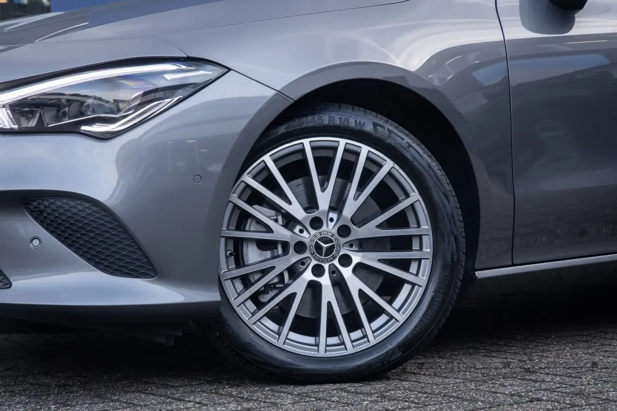 250 e Business Solution Luxury Limited | Panoramadak | Camera | Cruise adaptief | Matrix LED | Voorstoelen verwarmd | NL-auto! | Achteruitrijcamera | Cruise control adaptief met Stop&Go en s