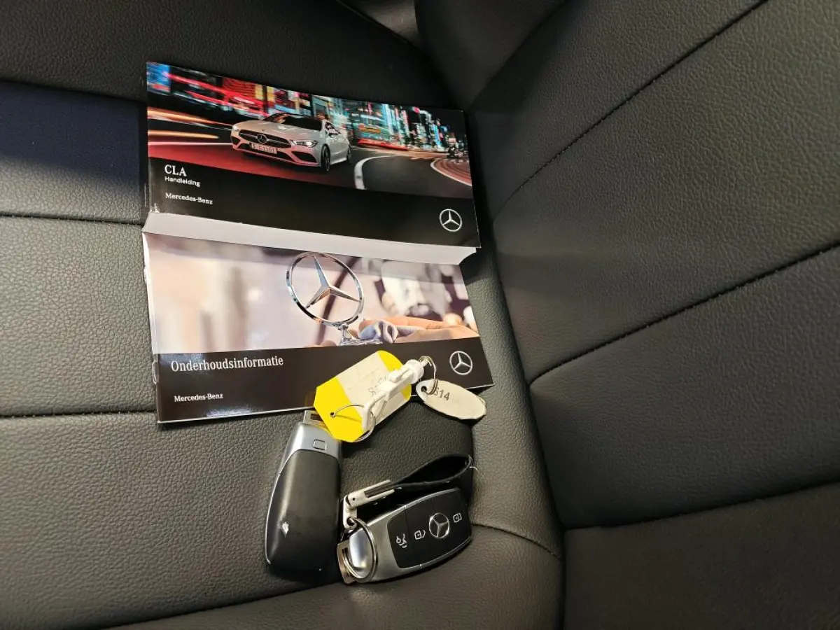 250 e Business Solution Luxury Limited | Panoramadak | Camera | Parkeersensoren | Sfeer | ACC | Leder | Achteruitrijcamera | Cruise control adaptief met Stop&Go en stuurhulp | Kunstlederen b